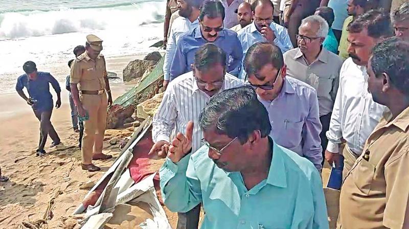 Central team inspects cyclone affected coastal hamlets in Kanyakumari district on Thursday. (Photo: DC)