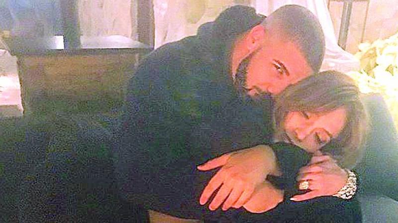 Is Drake to be blamed? JLo posts a photo of her cuddling Drizzy, confirms dating rumours.
