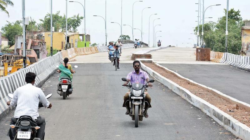 Motorist use the Thiruvottriyur rail overbridge  awaiting formal inaugural. (Photo: DC)