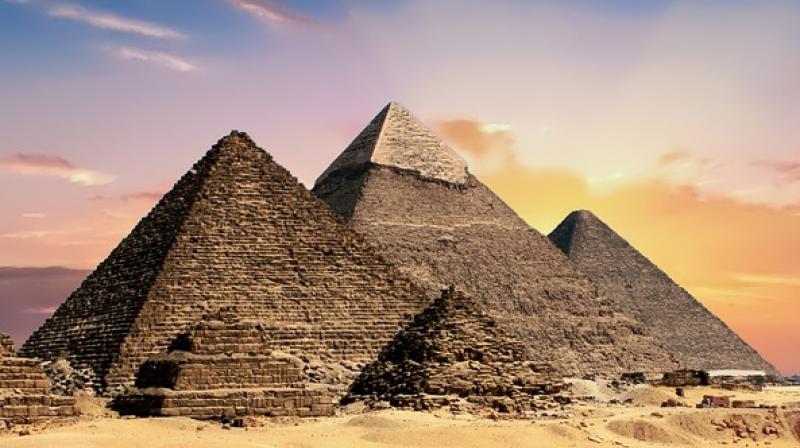 Archaeologists uncover mummy burial site near Egypts Great Pyramids. (Photo: Pixabay)