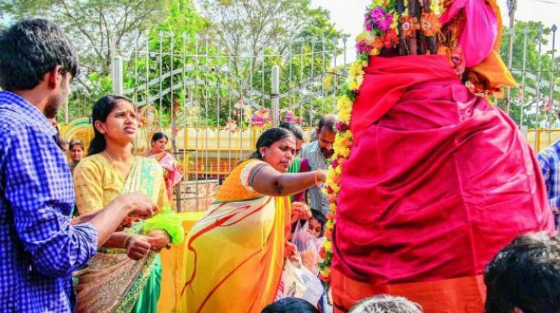 Lakhs of devotees gathered at Medaram on Wednesday to witness the arrival of Goddess Saralamma at the altar. (Photo: DC/File)