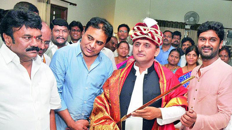 Former Uttar Pradesh chief minister Akhilesh Yadav with Telangana state IT minister K.T. Rama Rao at TS minister Talasani Srinivas Yadavs residence in West Marredpally for a cup of tea on Wednesday. 	Image: (Deccan Chronicle)