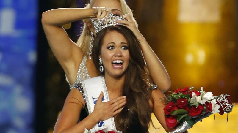 Miss North Dakota Cara Mund crowned Miss America in 2017. (Photo: AP)