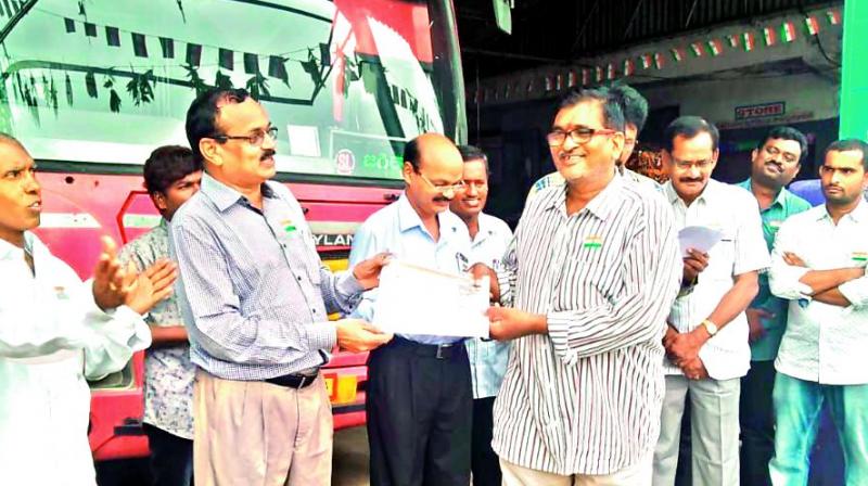 The driver, M. Srinivas, was a recipient of a safety award on August 15.