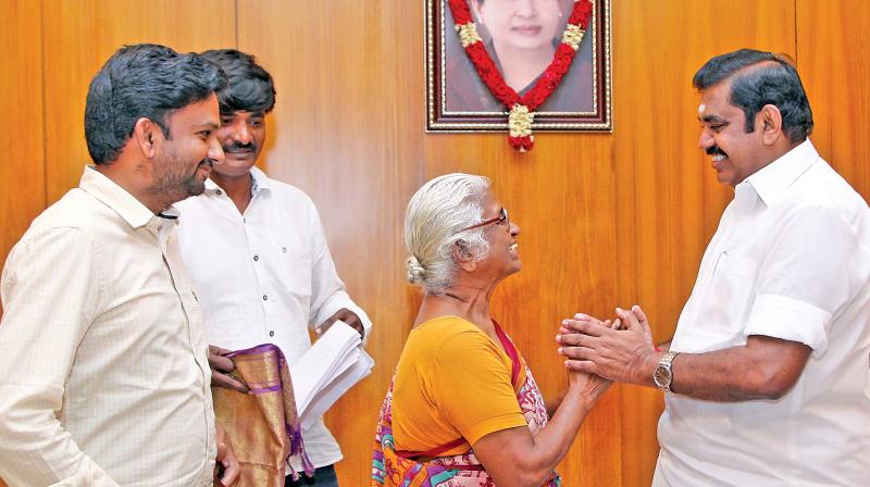 Perarivalan mother Arputhammal met CM  Palaniswami on Sept 1 to thanked him for one-month parole. (Photo: DC)