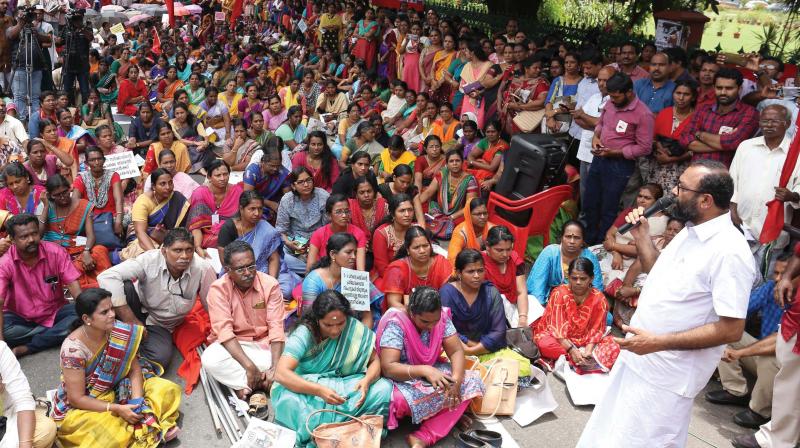 NGO Union general secretary  C.Mathukutty, inaugurates the  march organised by Kerala NGO Union in front of the Secretariat on Thursday.   (Photo: A.V. MUZAFAR)