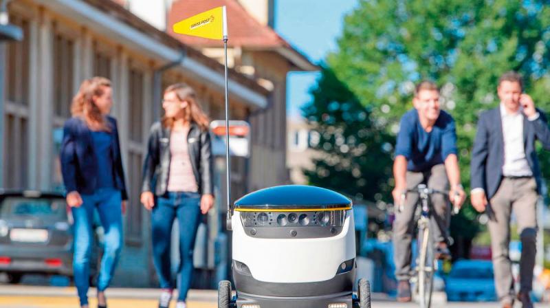 The robots roll at a pace of around six kilometers per hour and they â€œoffer a more efficient and economical delivery model than dronesâ€.