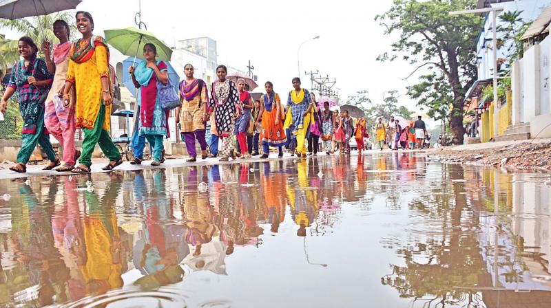 Due to the sudden rains on Thursday night, rain water remains stagnated in Korattur road.   (Image: DC)