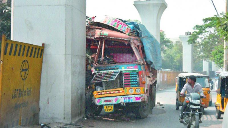 File picture of a loaded truck that hit a Metro pillar.