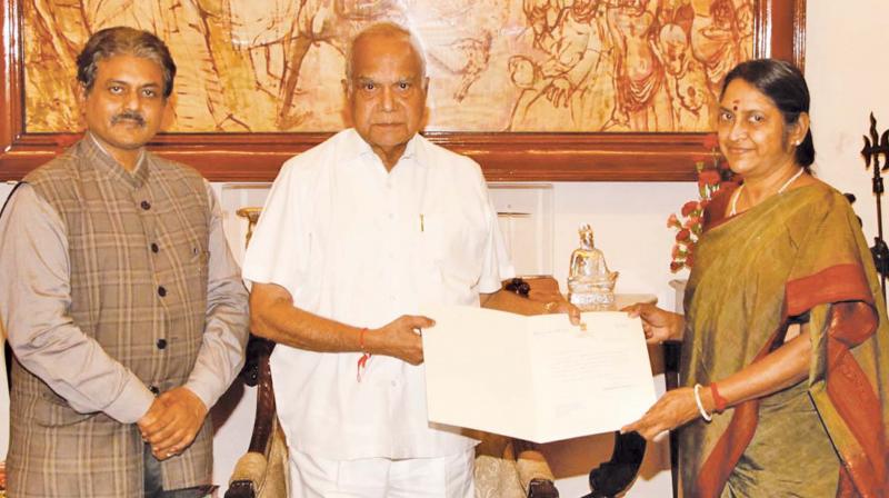 Governor Banwarilal Purohit appoints Dr Sudha Seshayyan as VC of the Tamil Nadu Dr MGR Medical University on Saturday at Raj Bhavan. R. Rajagopal, additional chief secretary to Governor,  also present. (Photo: DC)