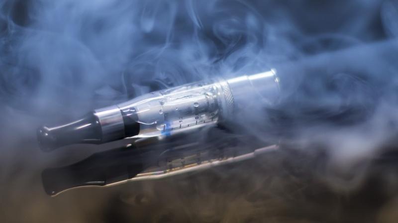 Heres why smokers who want to quit should not use e-cigarettes. (Photo: Pixabay)