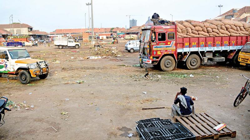 Koyambedu wholesale market remains deserted during the strike. (Photo: DC)