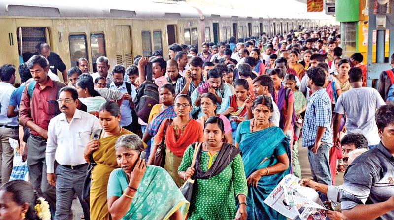 With fewer buses on the bandh day, Central railway station witnesses increased  footfalls on Tuesday. (Photo: DC)