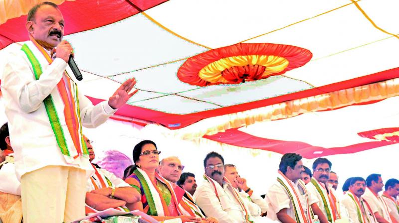 State Congress president N. Raghuveera Reddy addressed a public meeting at Guntur on Friday. (Photo: DC)