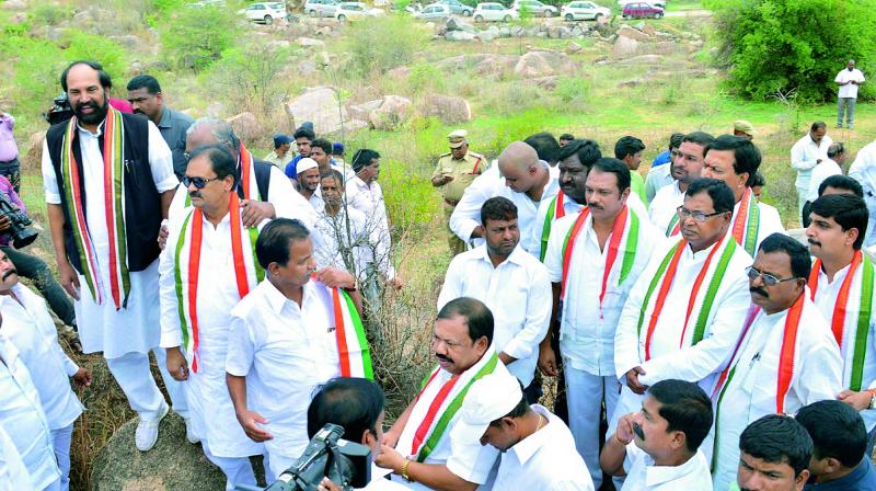 Congress leaders, led by TPCC president N. Uttam Kumar Reddy, visit Miyapur on Wednesday. Leaders of the Opposition K. Jana Reddy and Mohd. Ali Shabbir, former MP V. Hanumantha Rao and others are also seen. (Photo: DC)