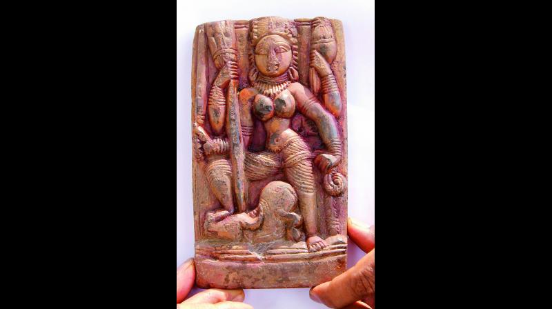 Cultural Centre of Vijayawada and Amaravathi CEO E. Sivanagi Reddy found the sculpture at Gurajala in Guntur district.