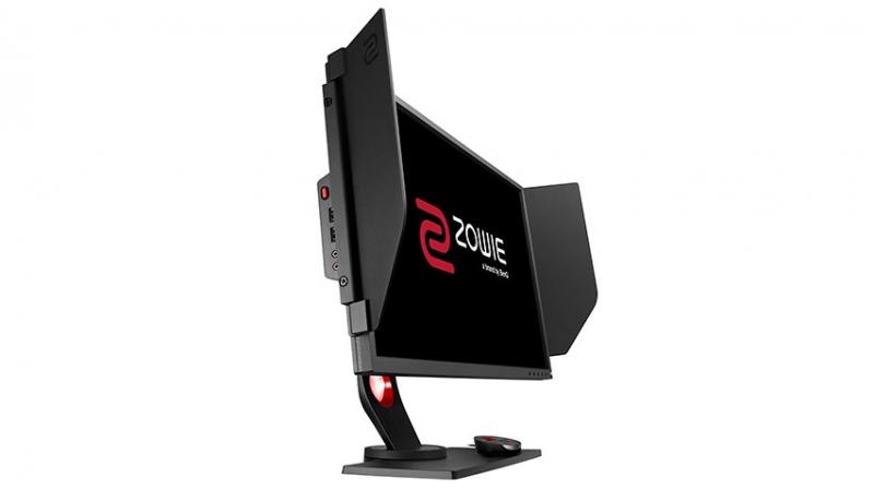 Since gamers require the best visual performance, the monitor comes with a dynamic contrast ratio of 1000:1 and brightness levels of up to 320 cd/m2.