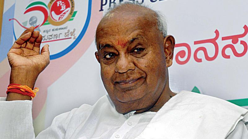 JD(S) president H.D. Devegowda addresses the media at the Press Club  in Bengaluru on Wednesday. 	(Photo:KPN)
