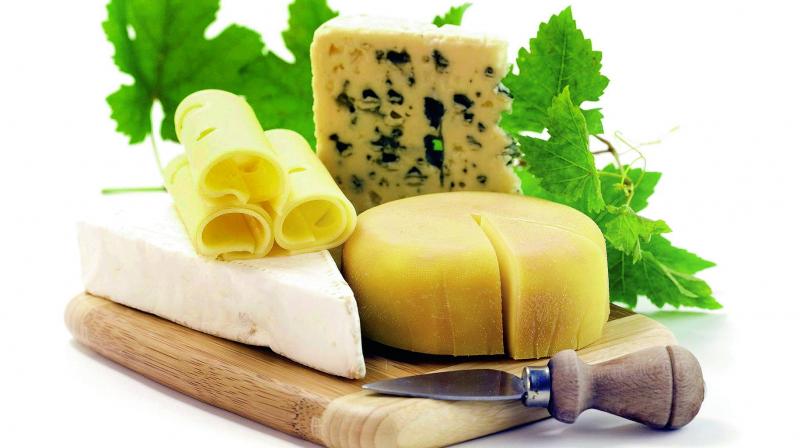 Cheese can be categorised as soft fresh cheese (including cream and curd cheese), fermented cheese and processed cheese.