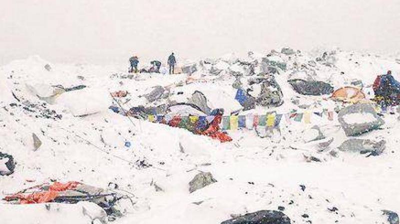 One army officer has been declared missing because of an avalanche. (Photo: Twitter | Digital Empire)