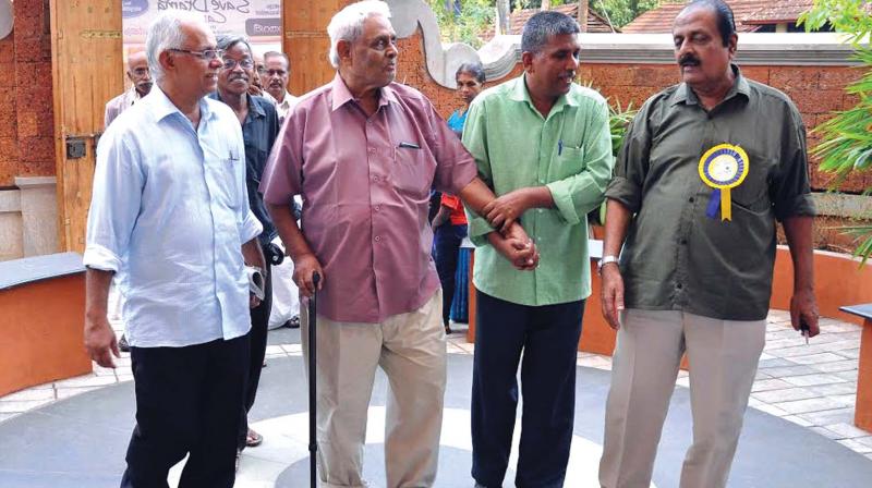 MGS Narayanan, noted historian, being welcomed to the venue of Save Drama Campaign at Anakulam Samskarika Nilayam on Monday. (Photo: Viswajith K)