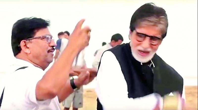 During the event, Amitabh Bachchans long-time  make-up person, Deepak, ended up spraying water on the actors face instead of his hair
