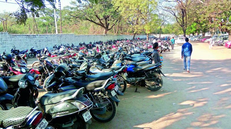 Bikes struggle for parking space at the Nehru Zoological Park on Sunday afternoon. (Photo: DC)
