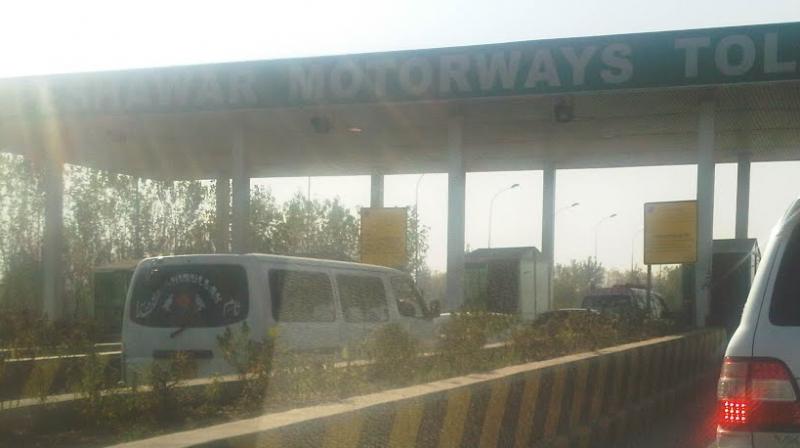 The media wing of Pakistan Army, Lt Col Shahid and Major Jalal were travelling from Rawalpindi to Nowshera in a military convoy last night. (Photo: YouTube Screengrab)