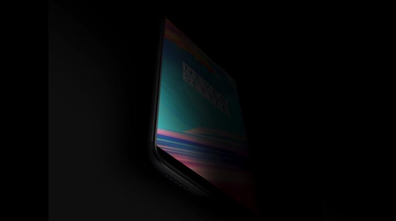 The OnePlus 5T is expected to come with a large 6-inch display, which will be made to fit in the current OnePlus 5s dimensions.