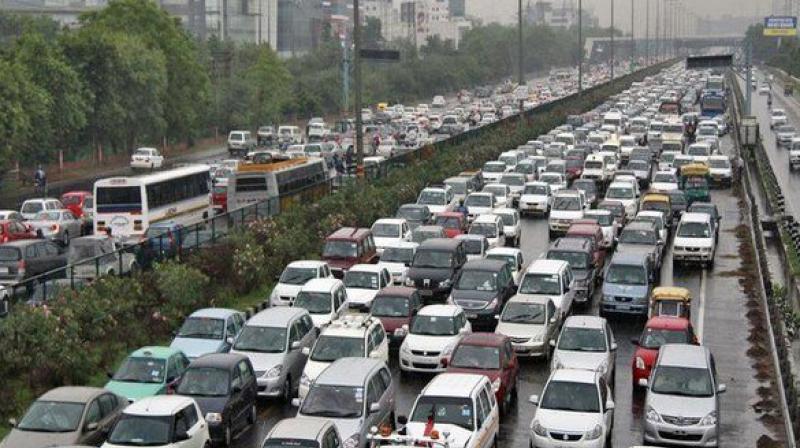 Under the policy, odd-numbered cars are allowed to run on odd dates while even-numbered cars can only run on even dates. (Photo: ANI)