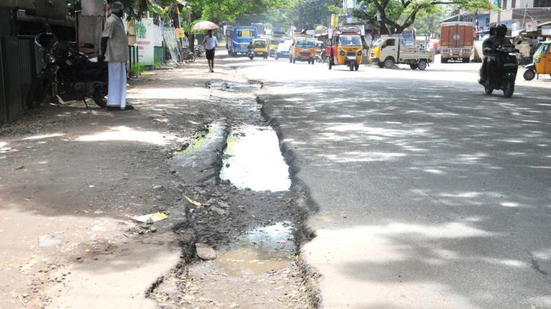 Incomplete road widening and lack of regular maintenance have made Vyttila-Petta Road un-motorable. (Photo: DC)