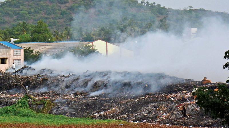 Chitlapakkam dumpyard engulfed in smoke, after it  caught fire on Tuesday (Photo: DC)