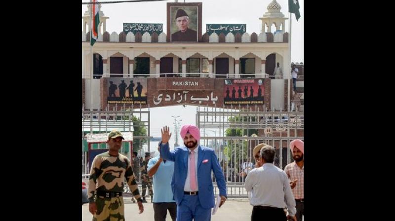 Hindustan jeevay, Pakistan jeevay, Navjot Singh Sidu chanted while reading a verse which he reportedly wrote much before stepping on Pakistan soil. (Photo: PTI)