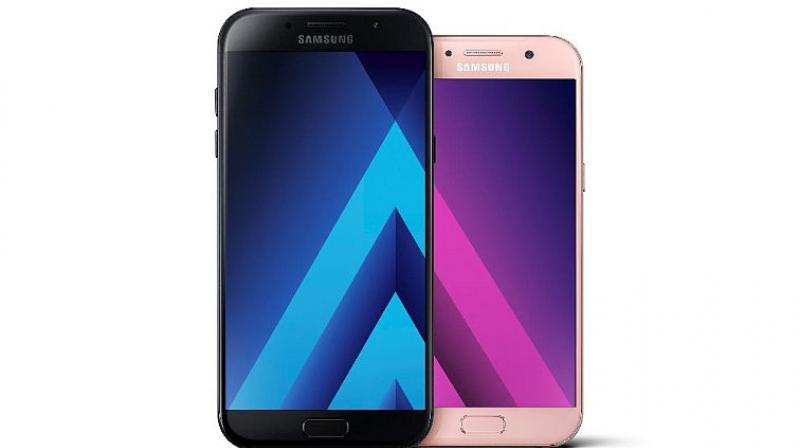One of the primary highlights of Galaxy A5 and A7 is their S7-styled design.