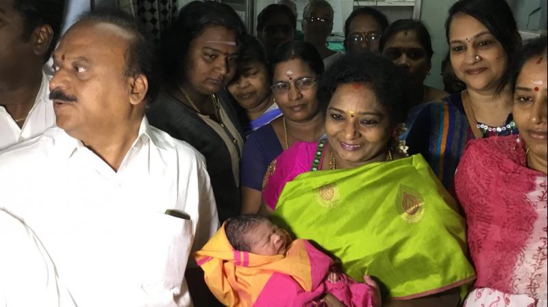 Tamil Nadu BJP chief and gynaecologist Tamilisai Soundararajan gifted gold rings to babies born at a government hospital. (Photo: Twitter | @DrTamilisaiBJP)