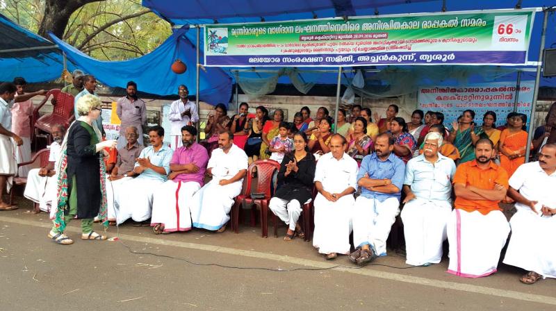 Activist and writer Sarah Joseph, DCC president P.A. Madhavan, BJP district president A. Nagesh among others at the meeting held in front of the Collectorate  to call off the protest against quarries on Thursday.  (Photo:  DC)