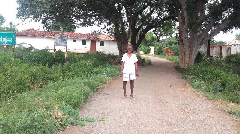 Madegowda, 70-year-old farmer, at  Aralikattehundi village in Nanjangud taluk 	(Photo: DC)