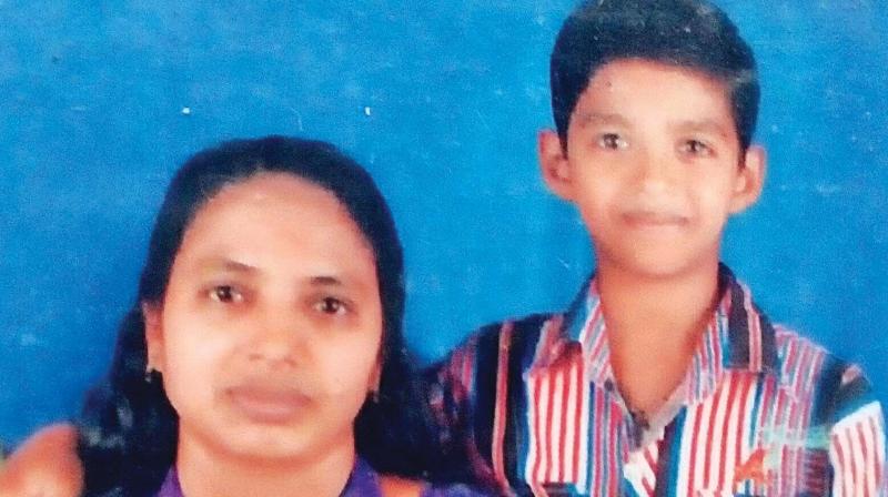 Manujith with his mother Jetil Jose.
