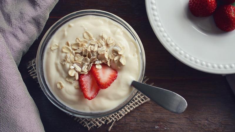 Consuming yogurt improves heart health. (Photo: Pixabay)