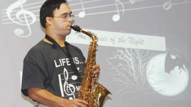 Sujeet Desai performs at the conference at Mumbai. (Photo: Gayatri Gupta)