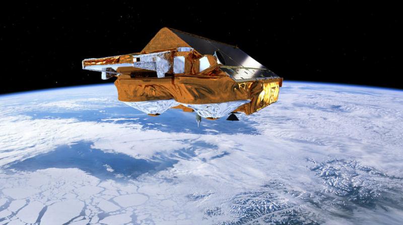 This Earth Explorer satellite carries a radar altimeter to measure the height of the ice surface. (Image: ESA)