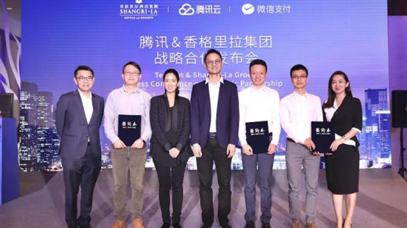 From left: Mr. Lim Beng Chee, Chief Executive Officer of Shangri-La Asia Limited; Mr. Bai Zhenjie, Director of Operations, Wechat Pay; Ms. Hui KUOK, Chairman of Shangri-La Asia Limited; Mr. Dowson Tong, Senior Executive Vice President of Tencent; Mr. Yang