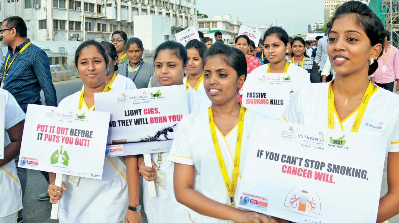 Nurses of  Rajiv Gandhi Government General Hospital form a human chain on Wednesday to mark World No Tobacco Day. (Photo: DC)