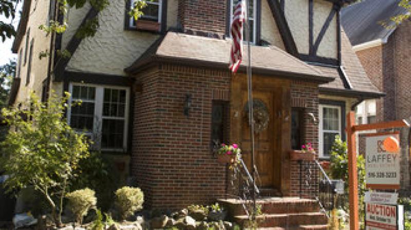 Mystery buyer pays USD 2.14 million for Donald Trumps childhood home in New York