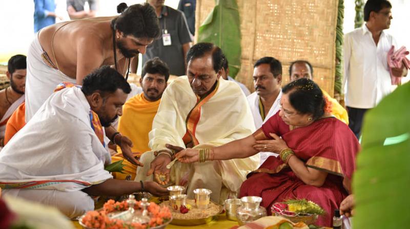 TRS president and caretaker Chief Minister K Chandrasekhar Rao performed Raja Syamala Yagam, Chandi Yagam and other rituals in his farmhouse in Erravalli in which his wife and other family members participated. (Photo: Facebook Screengrab | @KalvakuntlaChandrashekarRao)