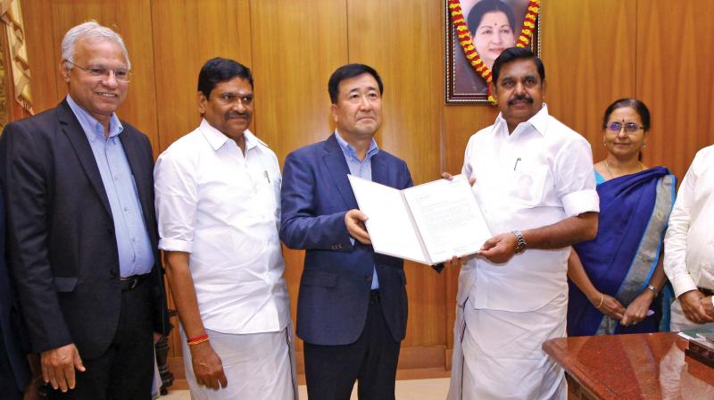 Hyundai Motor India Limited CEO and MD K. Koo meets Cheif Minister Edappadi K.Palanisami on Monday. Industries minister M.C. Sampath, chief secretary Girija Vaidyanathan present at the meeting. (Photo: DC)