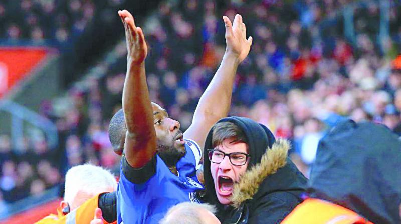 Cardiff defender Sol Bamba apologised to a travelling fan after he broke his glasses while celebrating his goal at Southampton.