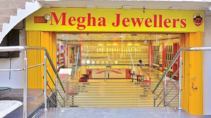 After doing brisk business during Diwali, jewellery shops are now facing a drastic fall in sales.