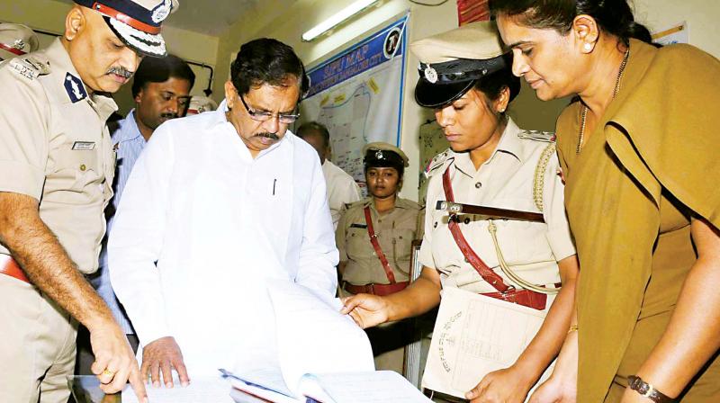 Home Minister Dr G Parameshwar and City Police Cimmissioner Praveen Sood visit New Women Police Station at Shivajinagar  in Bengaluru on Friday. (Photo:KPN)