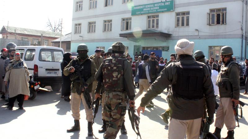 Terrorists open fire in Srinagar hospital, kills one policeman. (Photo: DC | H U Naqash)
